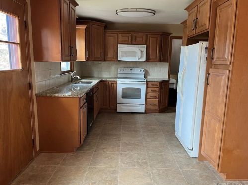 1538 Meriden Ave, Southington, CT 06489-4204