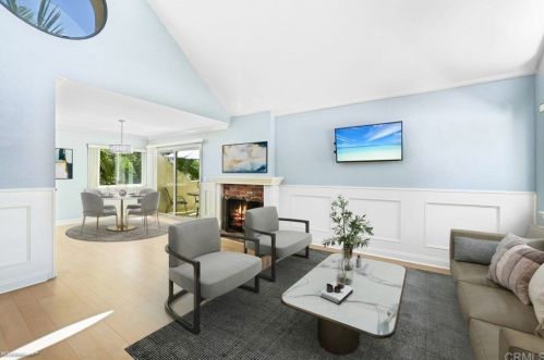 383 Melrose Dr, Vista, CA 92083-4834