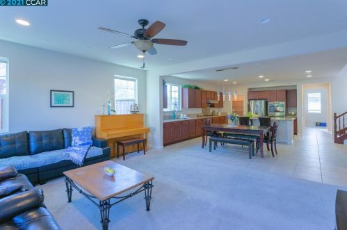 562 Montebello St, Tracy, CA 95391-1312