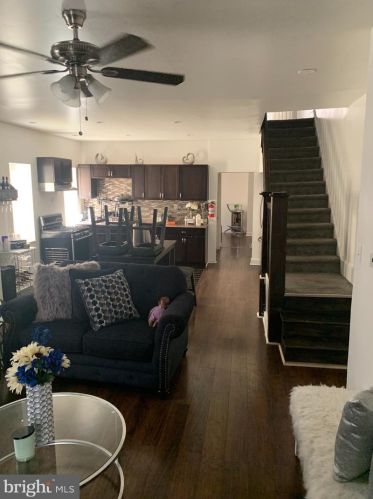 55 28th St, Camden, NJ 08105-2244