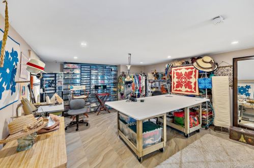 3618 Alani Dr, Honolulu HI  96822-1414 exterior