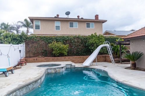 11568 Freedom Trl, Riverside CA  92503-5066 exterior