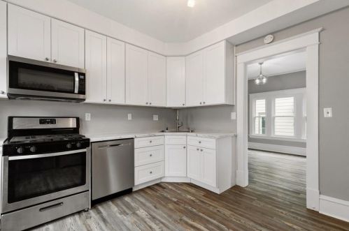 1450 Charles Ave, Saint Paul, MN 55104-2401