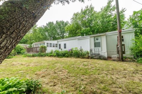 32 Airport Rd, Coventry, RI 02816-6416