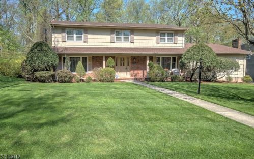 27 Oak Ave, Town Center, NJ 07052-2409