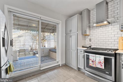 1325 Berks St, Philadelphia PA 19131-3215 exterior