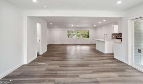 2950 Heather Dr, Atlanta GA  30344-1944 exterior