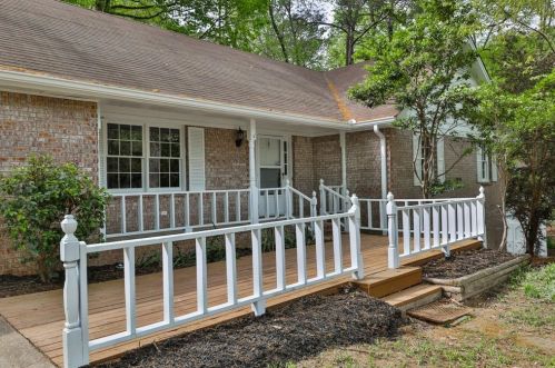 2356 Hidden Ln, Lithonia, GA 30078-3846