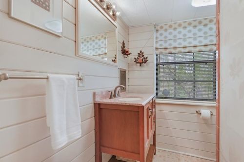 2443 Echo Dr, Atlanta GA  30345-3526 exterior