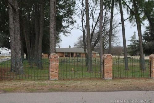 395 Vernon Rd, Cartwright, OK 74731-4706