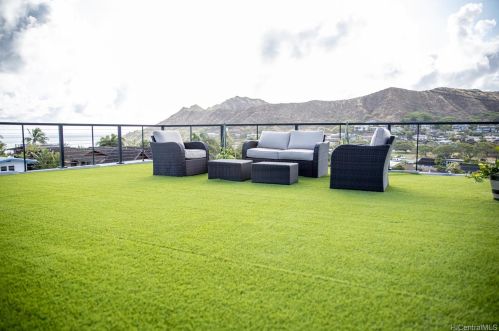 4126 Papu Cir, Honolulu HI  96816-4837 exterior