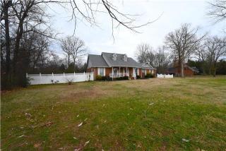 5032 Willowbend Dr, Murfreesboro, TN 37128-3728