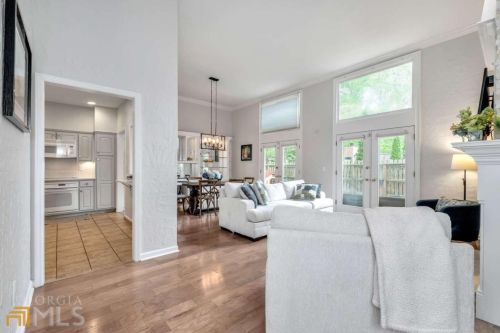 302 Brandywine Cir, Atlanta GA  30350-2002 exterior
