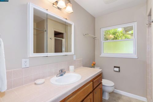 3381 El Monte Dr, Concord CA  94519-2806 exterior