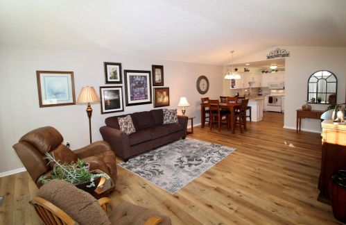 1309 Tennessee Dr, Sartell, MN 56377-5700