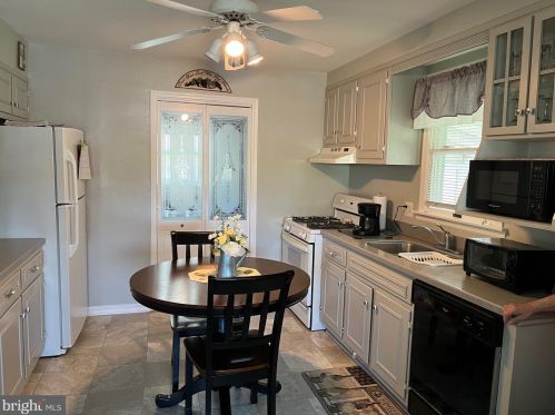 204 Samdin Blvd, Trenton NJ 08610-3934 exterior