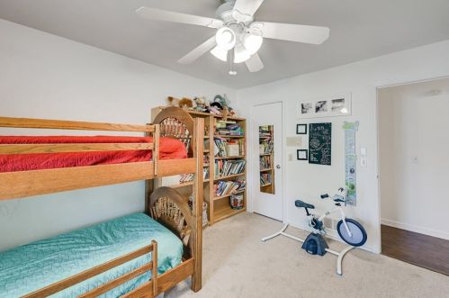 2614 Timberleaf Dr, Carrollton TX 75006-2040 exterior