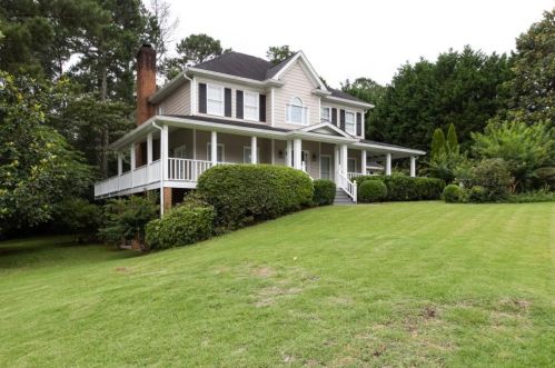 3975 Minnow Ct, Loganville, GA 30052-2795