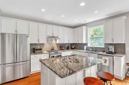 1033 Alexander Run Pass, Buford GA  30518-5560 exterior