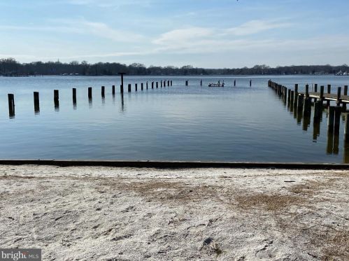 4946 Beech St, Shady Side MD 20764-9666 exterior