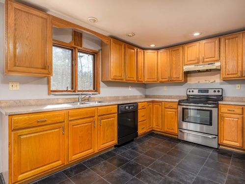 590 Belleau Blvd, Wakefield, NH 03830-3201