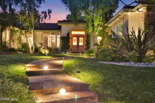 658 Longbranch Rd, Simi Valley, CA 93065-5304
