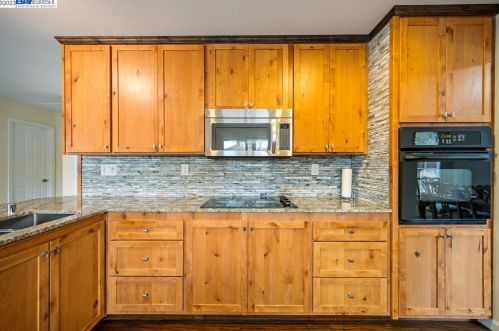 36 Jami St, Livermore, CA 94550-8009