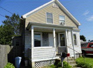 17 Jackson Ave, Providence, RI 02919-3811