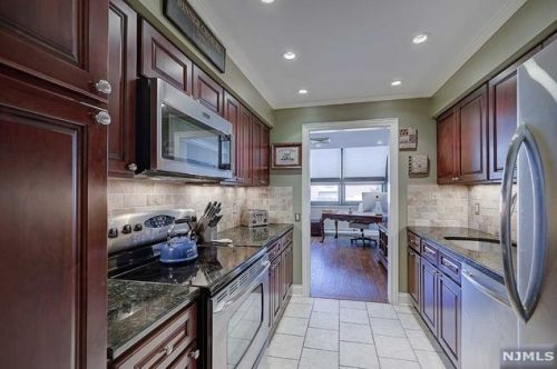 16 Cerone Ct, Town Center, NJ 07052-4108