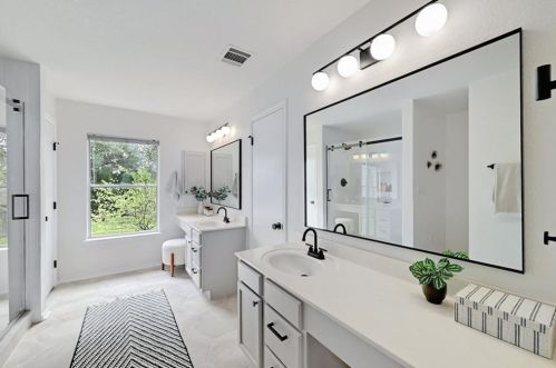 8029 Evadean Cir, Austin TX  78745-8004 exterior