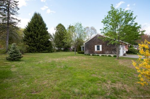 5 Morison Ave, Wells, ME 04090-4543