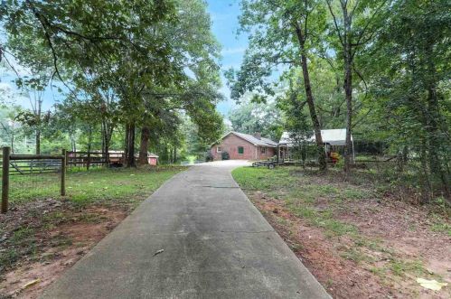 3105 Highway 138, Conyers, GA 30094-3925