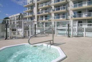 1735 Dexter Ave, Seattle WA  98109-3022 exterior