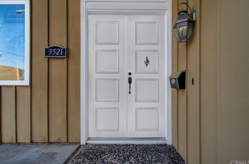 3521 Pansy Cir, Seal Beach, CA 90740-3125