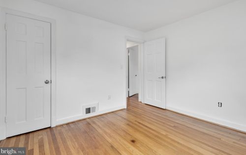 618 Wayne Ave, Silver Spring MD  20910-5556 exterior