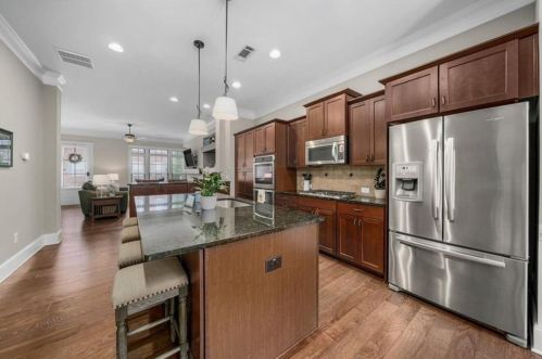 3635 Brookleigh Ln, Atlanta GA  30319-2206 exterior