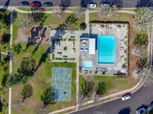 51 Oval Rd, Irvine CA  92604-2459 exterior