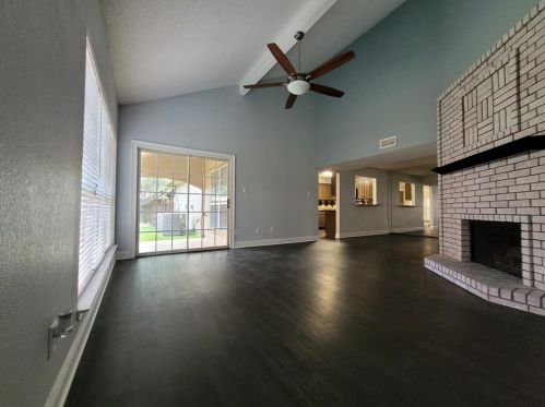 1016 Alameda Dr, Carrollton TX  75007-5093 exterior