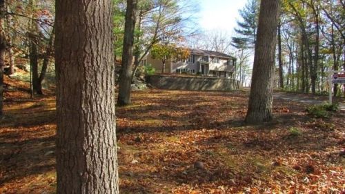10 Crystal Ct, Providence, RI 02919-1602