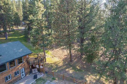15800 Donnington Ln, Truckee CA  96161-1229 exterior