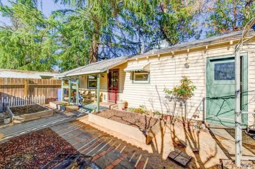 175 4th Ave, Chico, CA 95926-3324