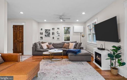 24 Evergreen Ln, Tavistock NJ  08033-1202 exterior