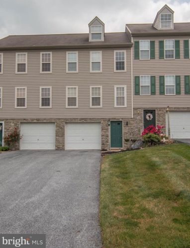 1006 Hearthridge Ln, York, PA 17404-7822