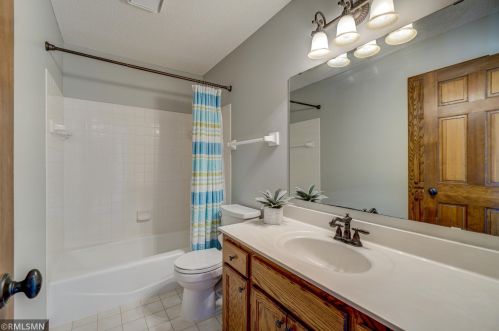 9137 Edinburgh Ln, Saint Paul MN  55125-9192 exterior