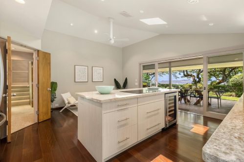 2659 Tantalus Dr, Honolulu HI  96813-1202 exterior