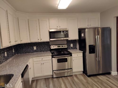 802 Mercury Dr, Atlanta GA  30331-0033 exterior