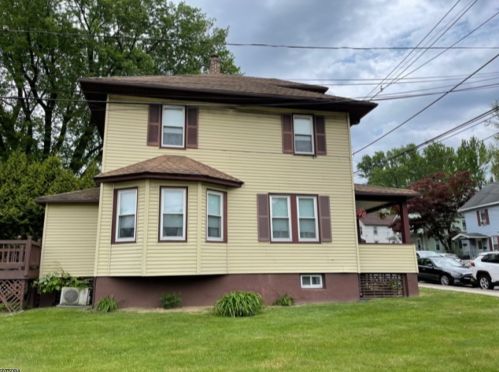 17 Ledgewood Ave, Netcong, NJ 07857-1102