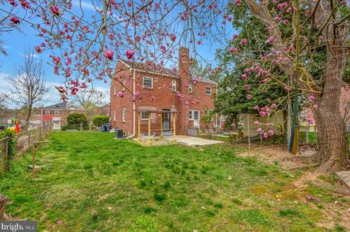 11929 Centerhill St, Silver Spring MD 20902-1155 exterior