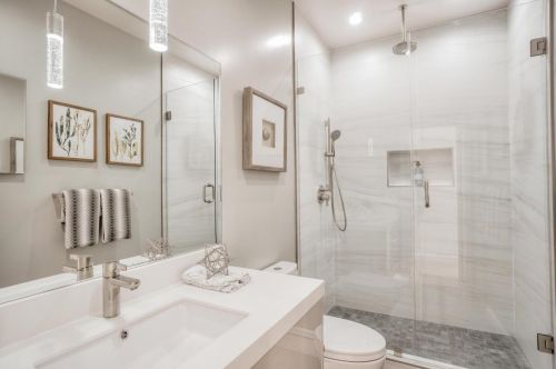 260 Girard St, San Francisco CA 94134-2110 exterior