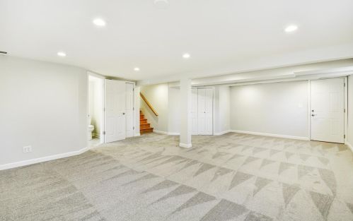 54 Naperville Rd, Willowbrook IL  60514-1021 exterior